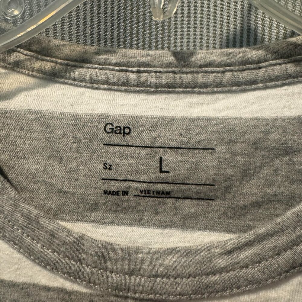 Men's Gap Large stripped t-shirt.  Comfortable white and grey stripe